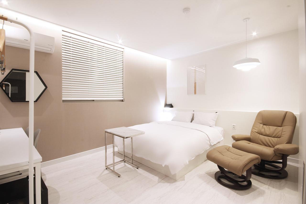 Hotel Yam Yeosu Hakdong Kültér fotó