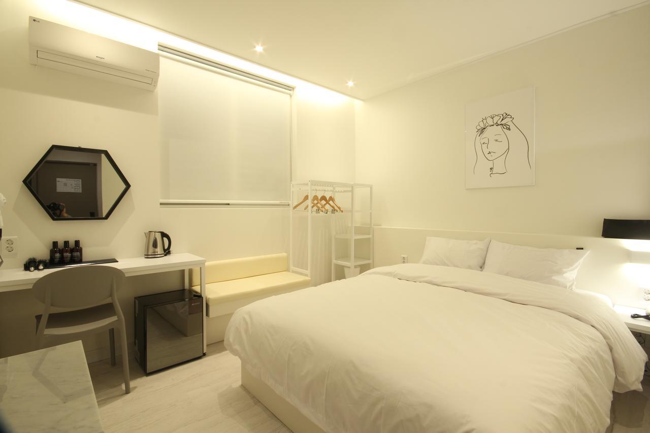 Hotel Yam Yeosu Hakdong Kültér fotó