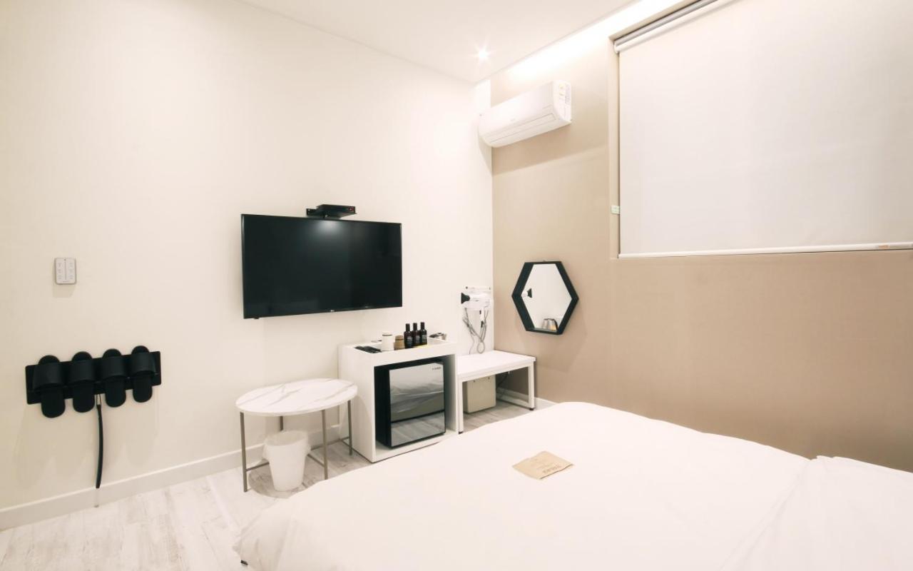Hotel Yam Yeosu Hakdong Kültér fotó